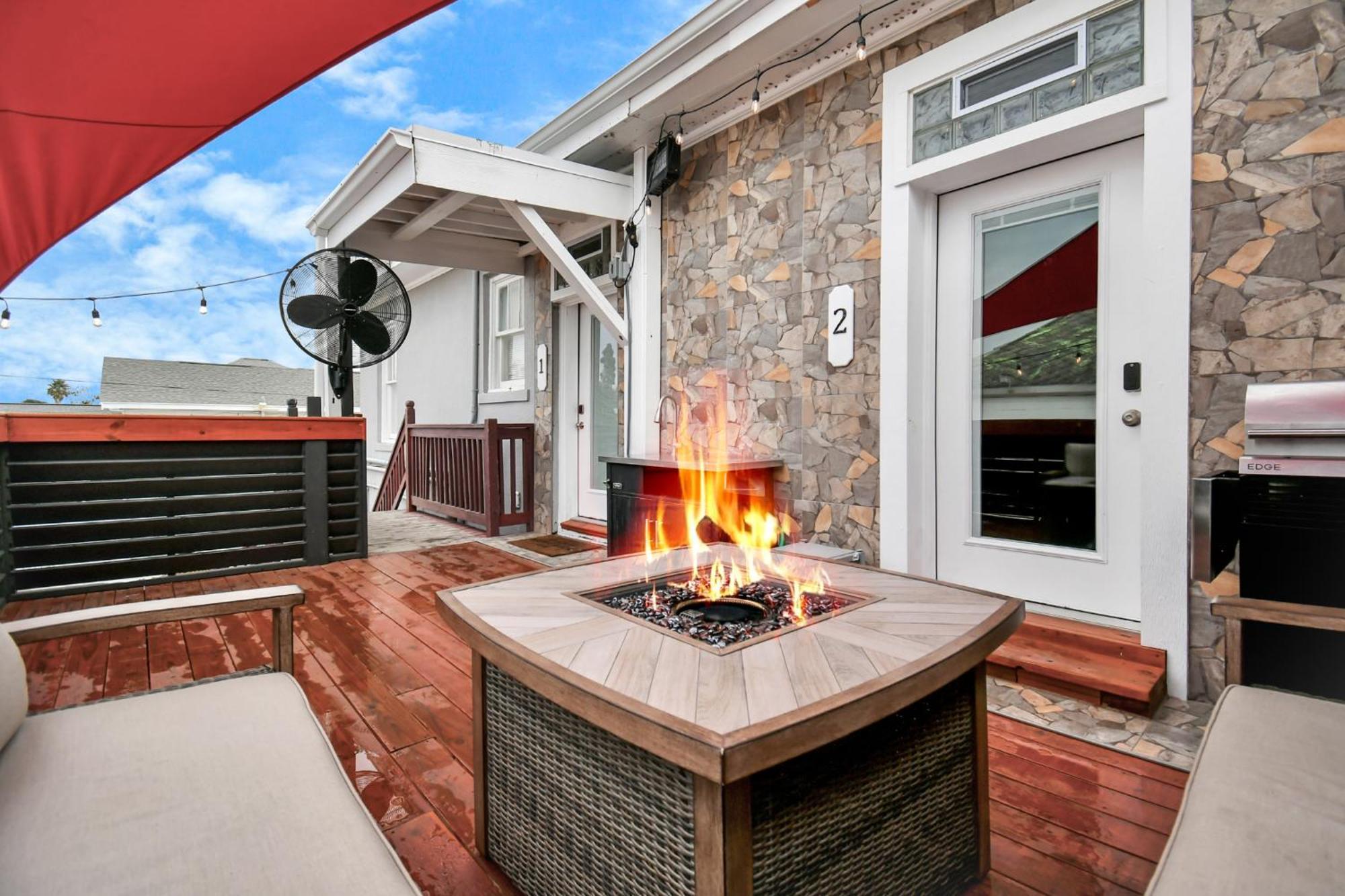 Nautical Loft With Outdoor Kitchen & Beach Access Daire Galveston Dış mekan fotoğraf